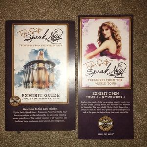 EXTREMELY RARE taylor swift exhibit guide